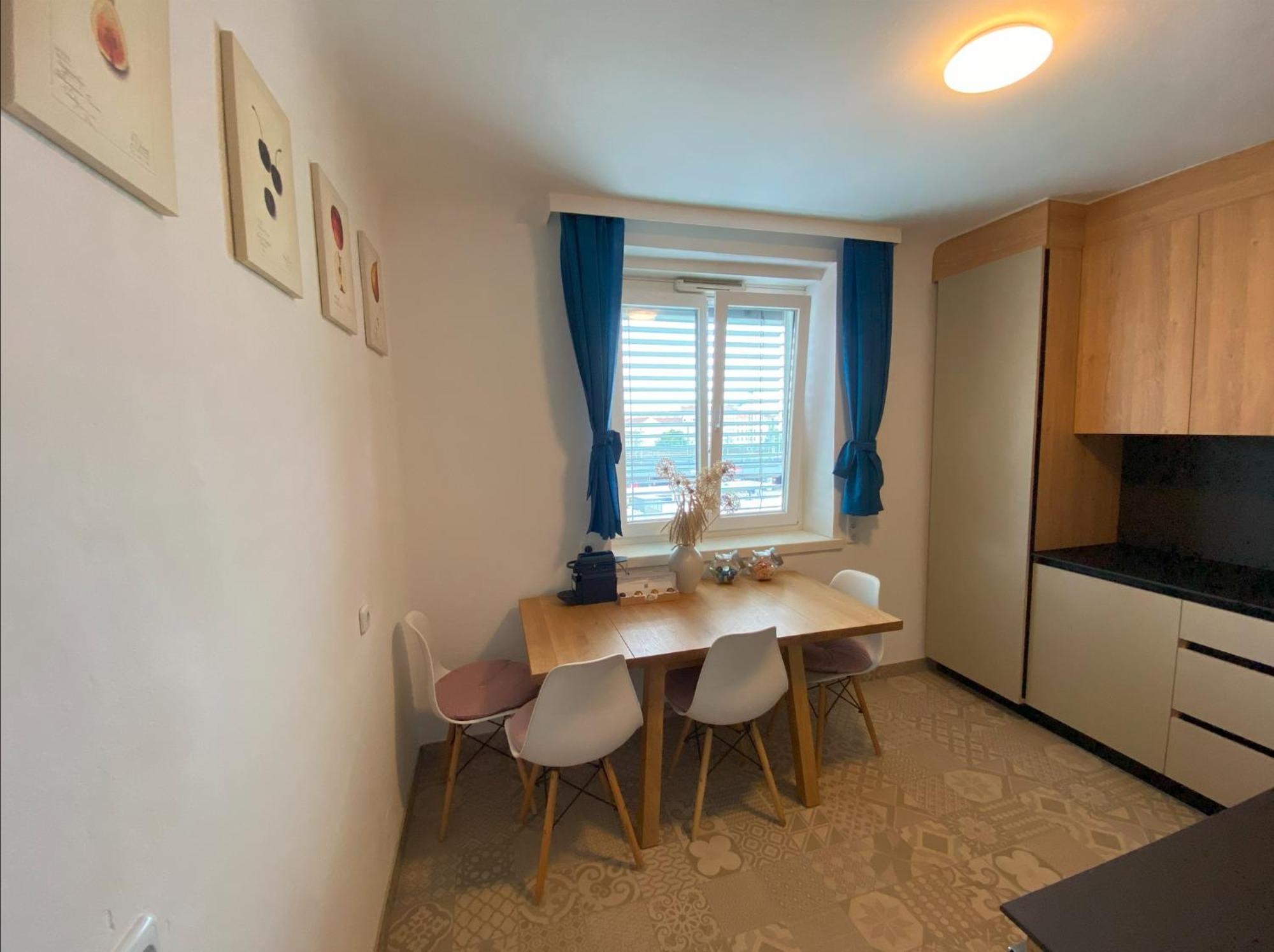 Anzotika Apartment, * Wenen